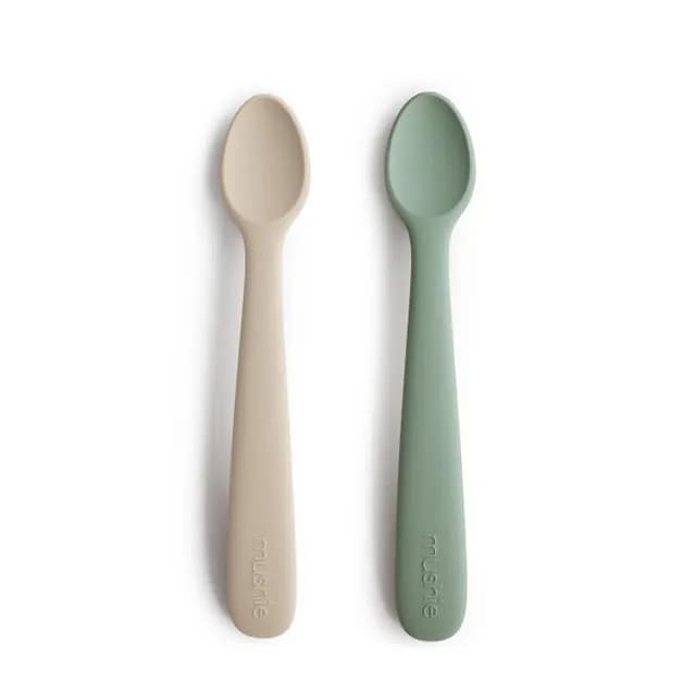 Mushie Matningsskedar Silikon Cambridge Blue/Shifting Sand 2-pack