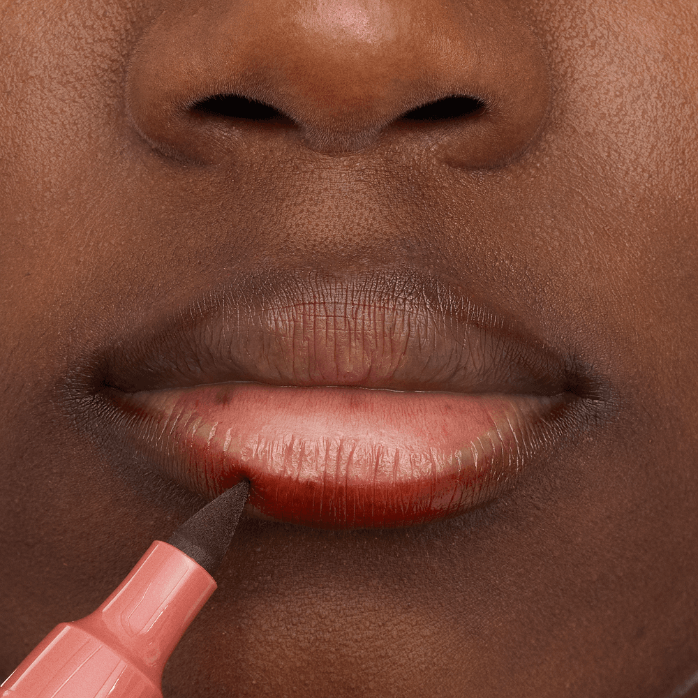 essence Line n' Stain! Tattoo Lip Liner 02 Must Have Brown 2,5 ml - produktbild 5