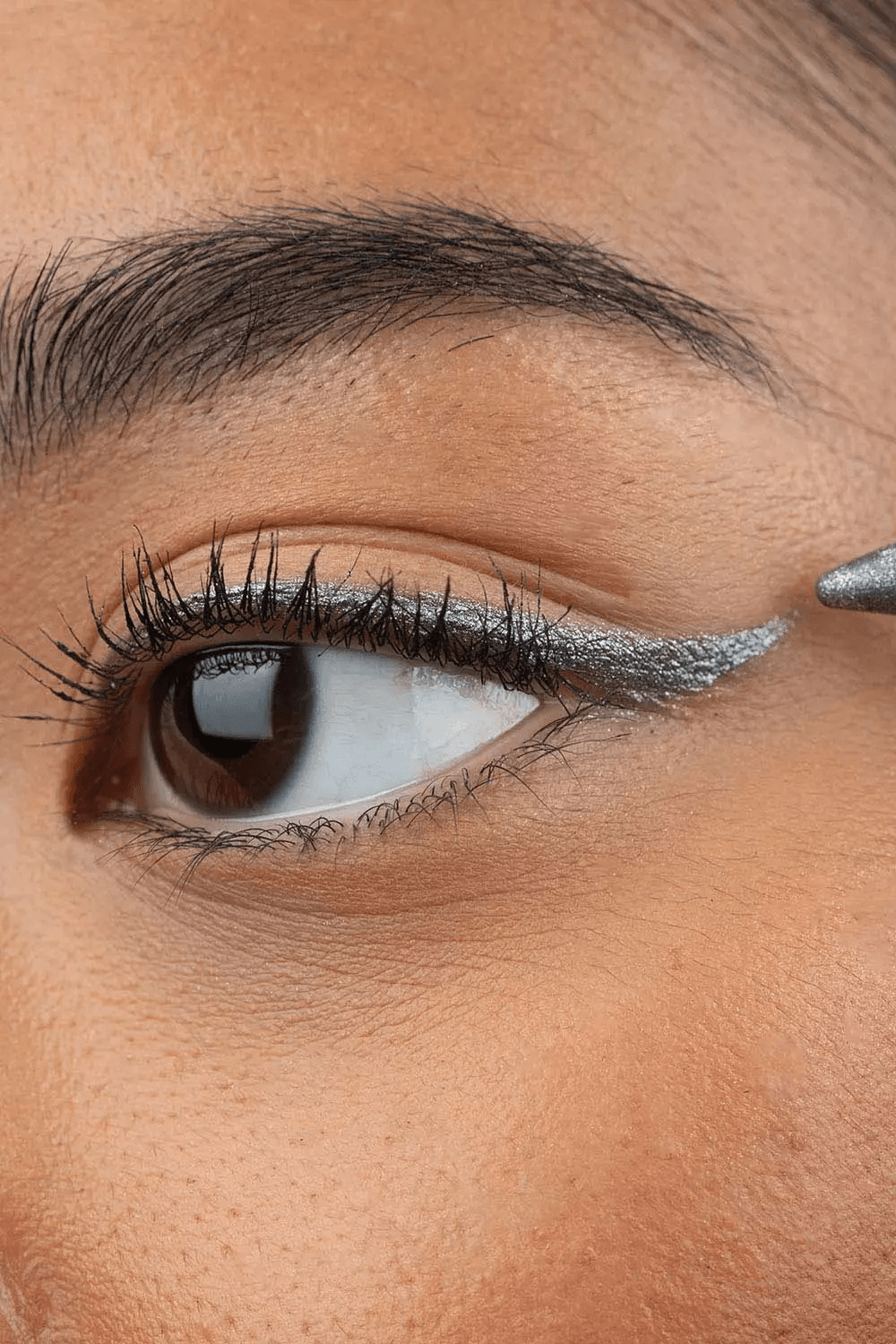 DASHL It’s a Vibe Kajal Liner Silver Lining 1,2 g 3