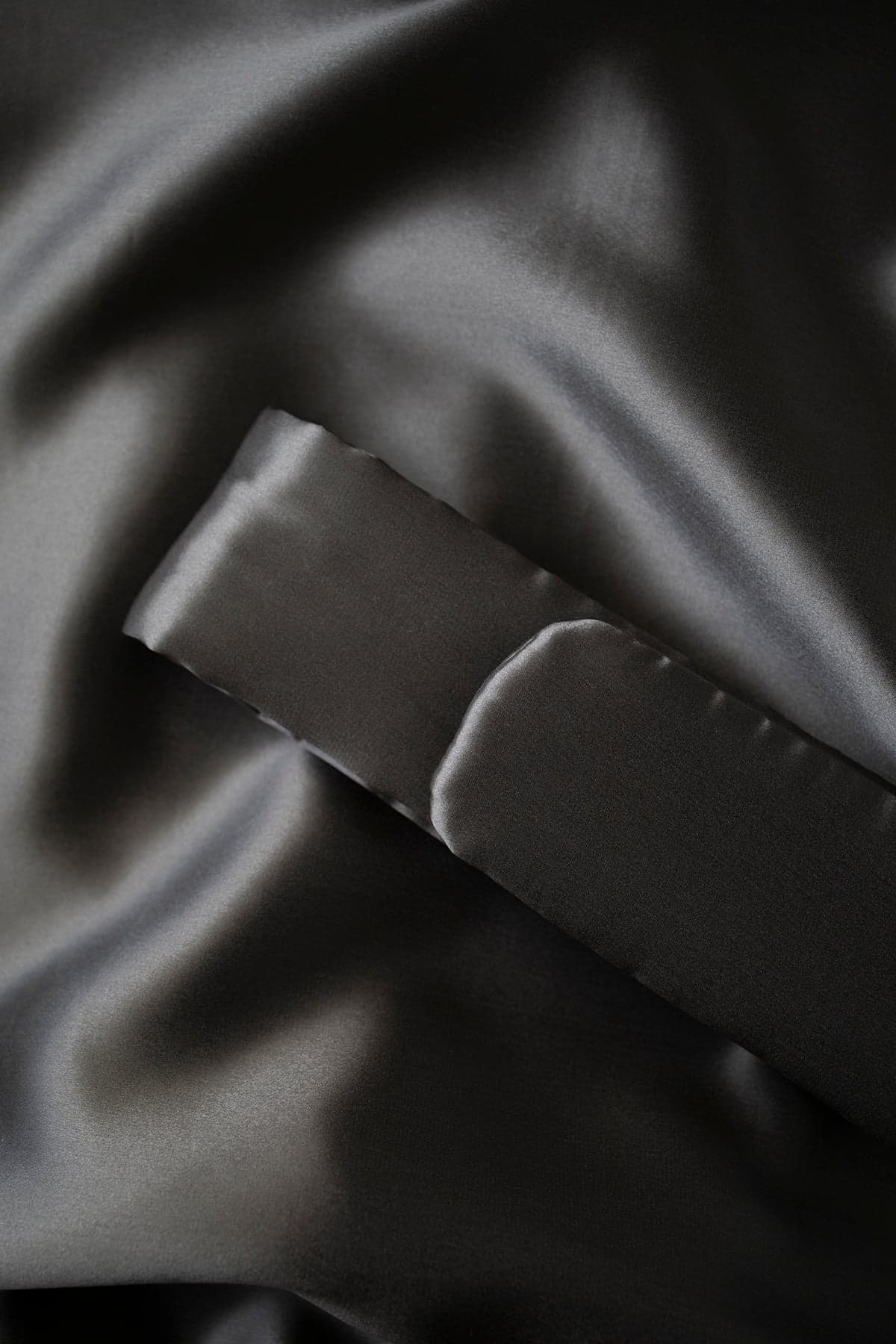 Cloud & Glow Silk Glam Band Charcoal 3