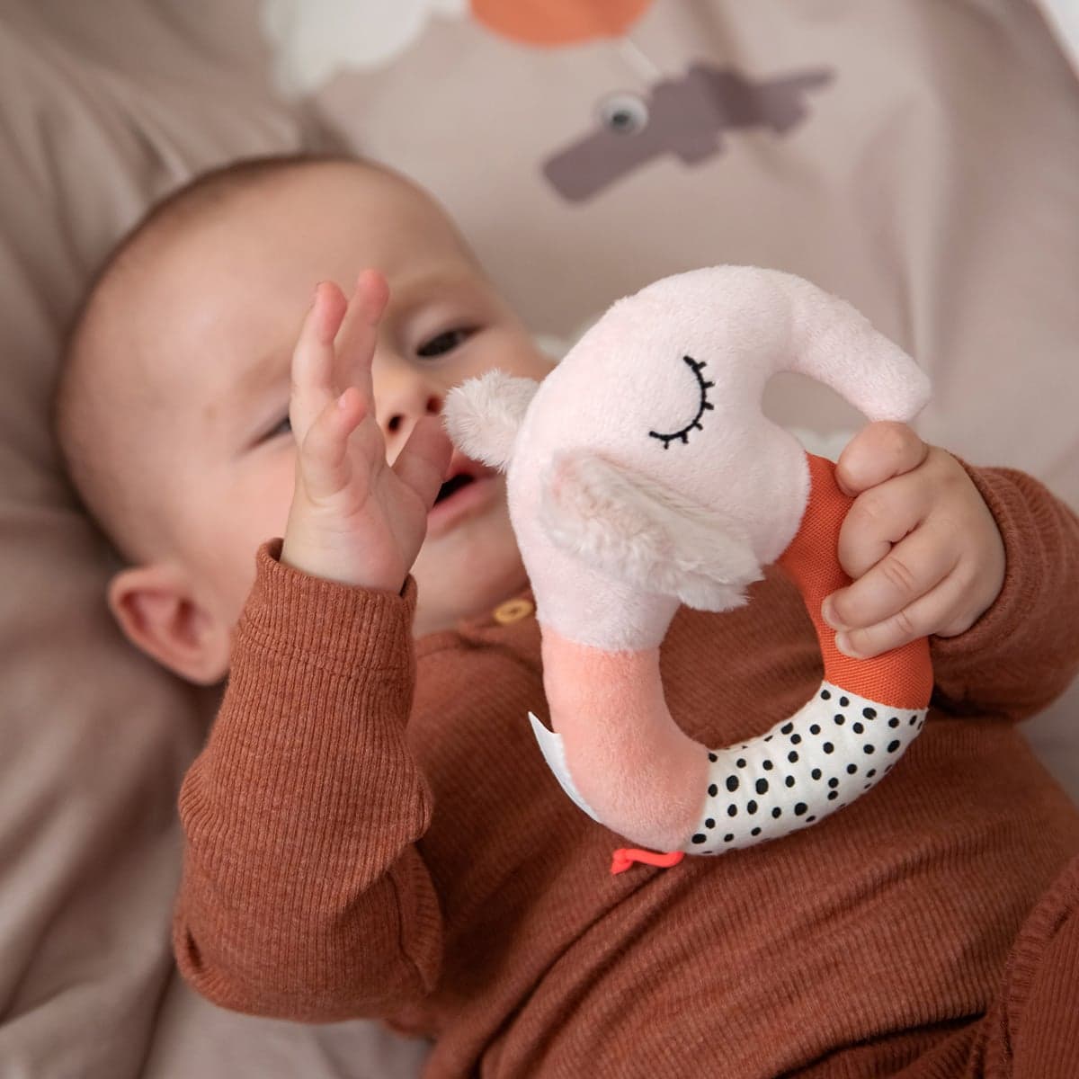 Done by Deer Sensory ring rattle Elphee Powder - produktbild 4