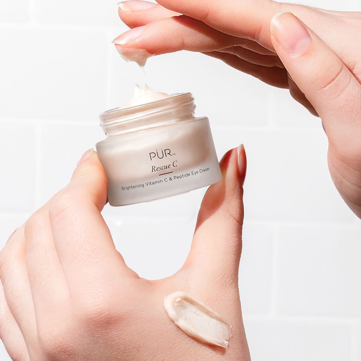 PÜR Rescue C Brightening Vitamin C & Peptide Eye Cream 15 ml 5
