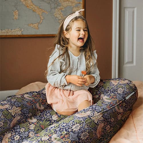 DockATot Grand XL Babynest Strawberry Thief William Morris 5