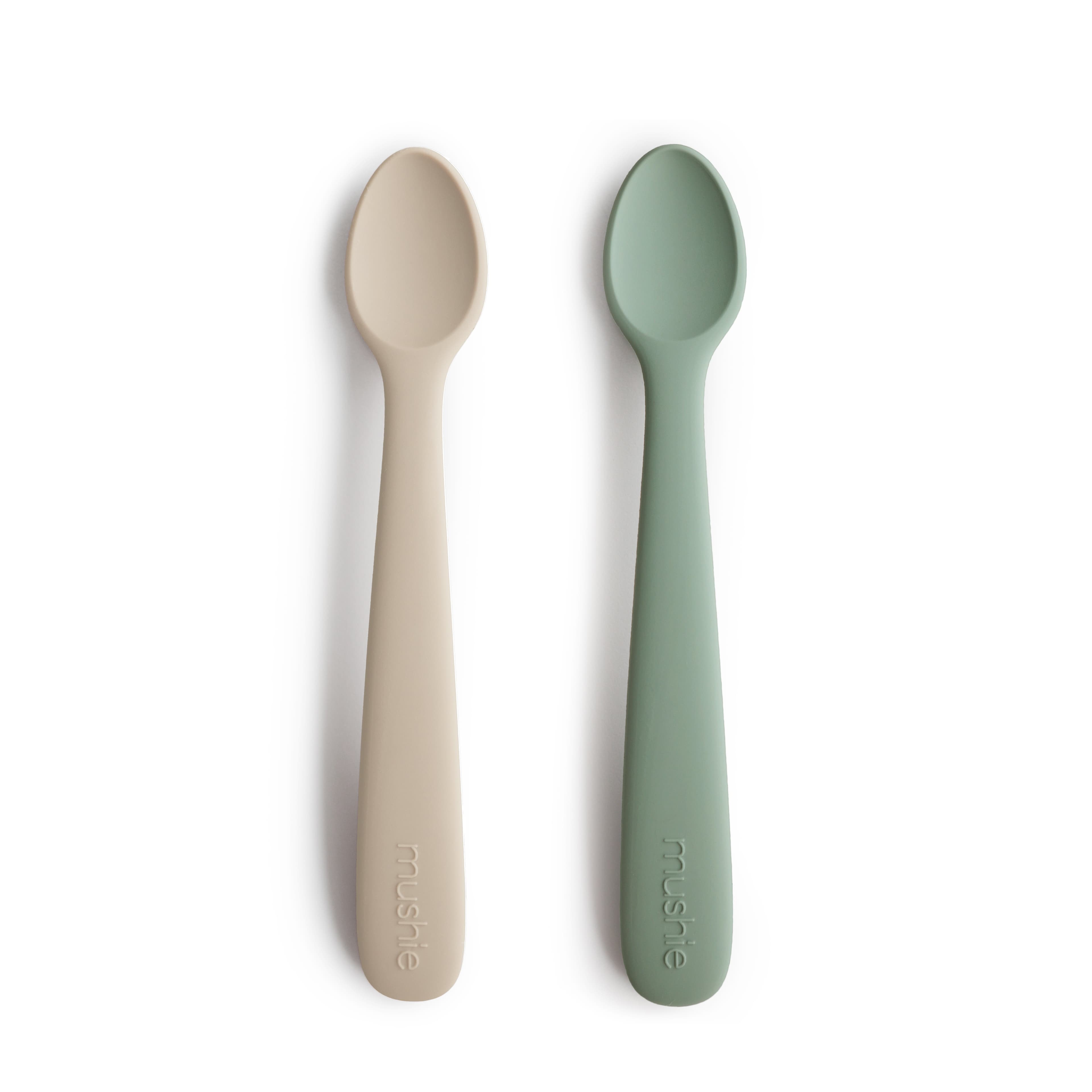 Mushie Matningsskedar Silikon Cambridge Blue/Shifting Sand 2-pack