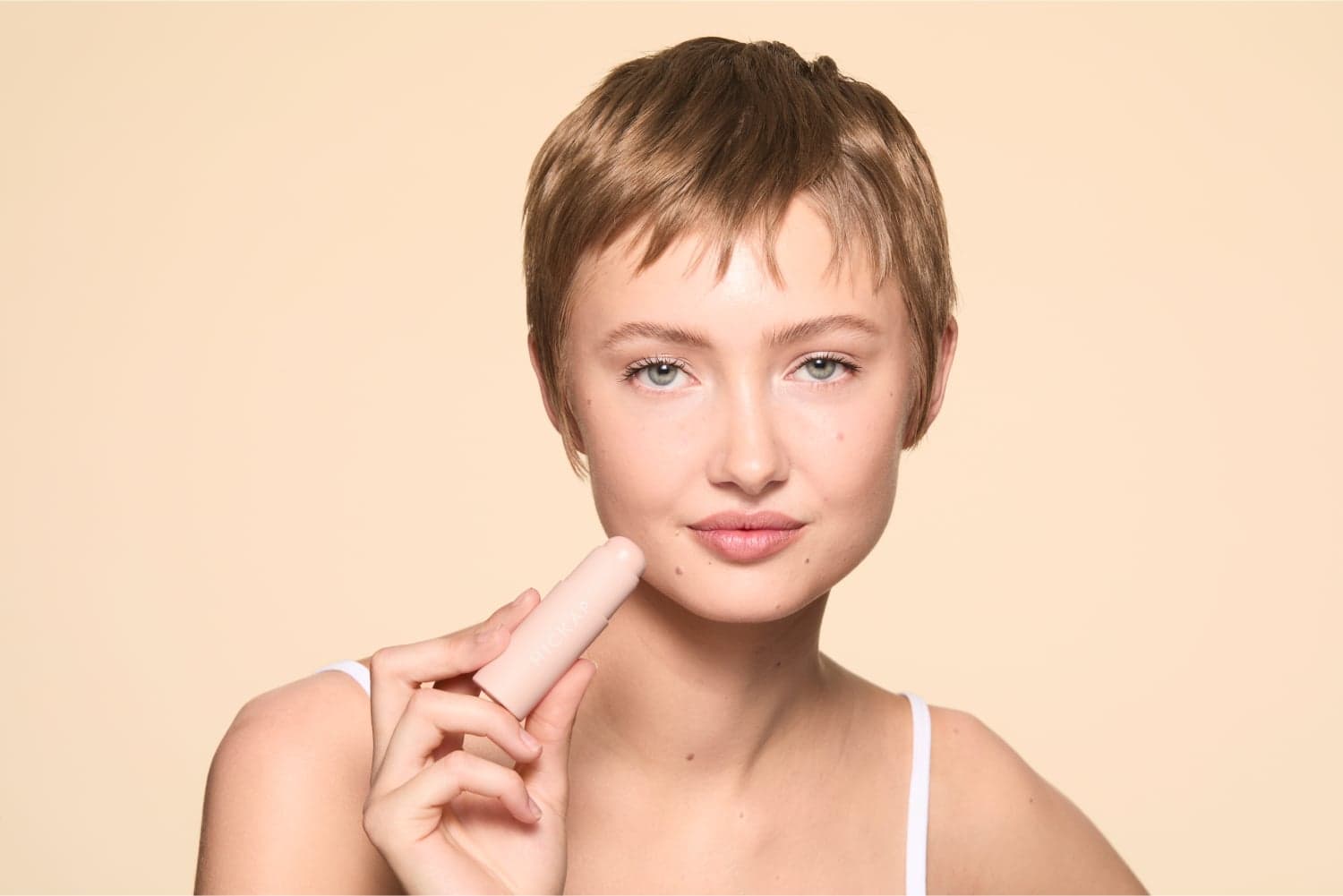 HICKAP The Wonder Base Stick 1C Porcelain 8 g - produktbild 3