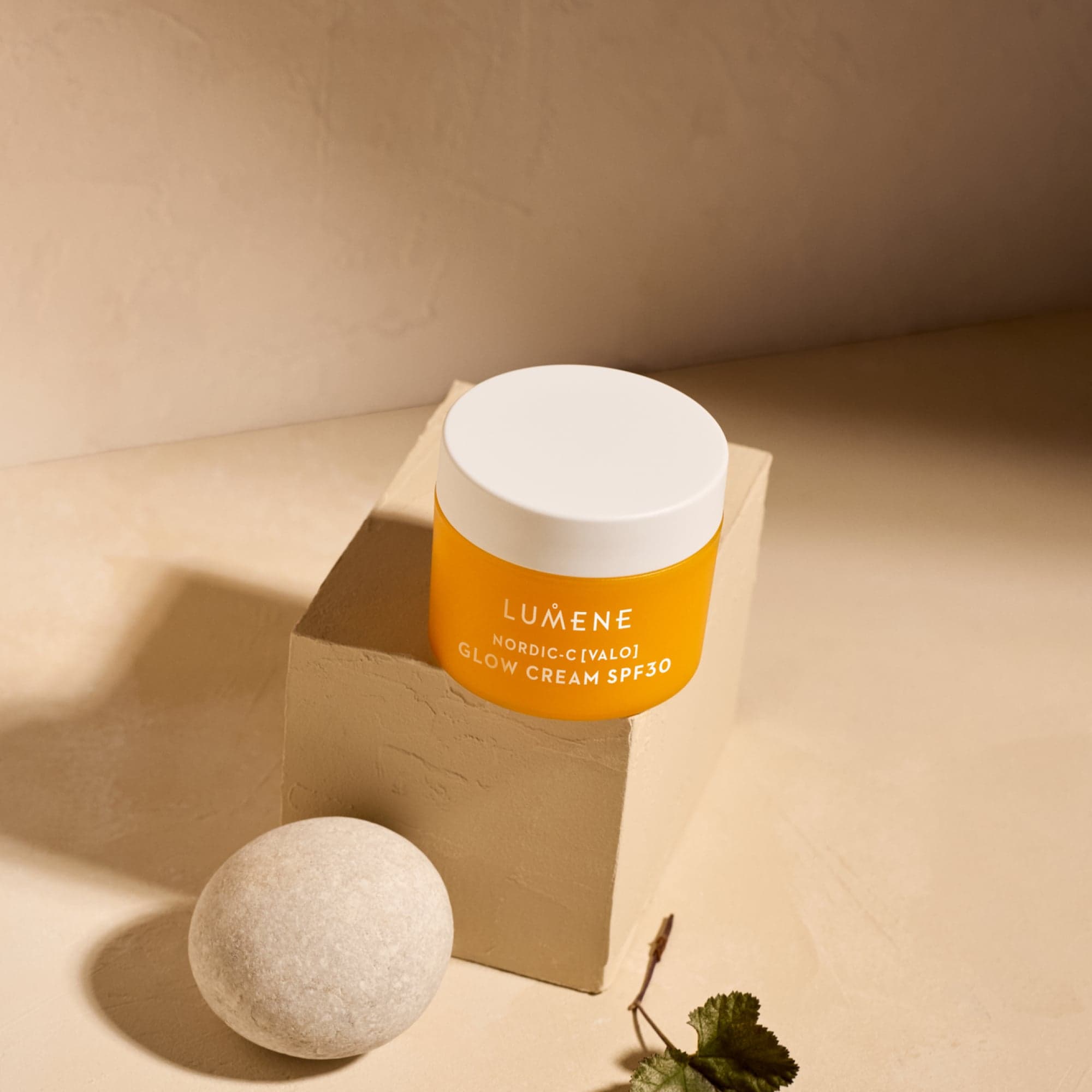 Lumene Nordic-C Glow Day Cream SPF30 50 ml - produktbild 3