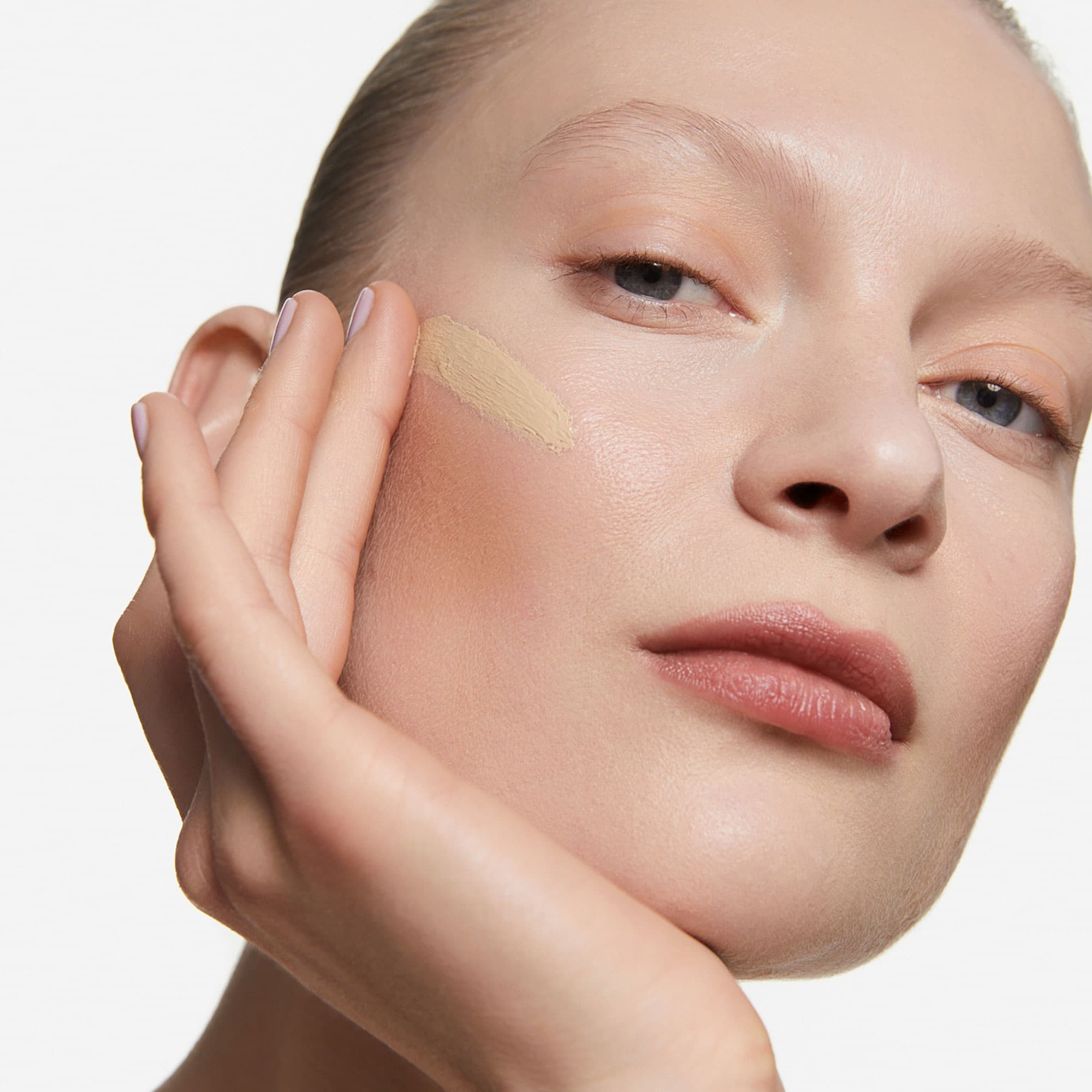 Inglot Skin Focused Care Face Foundation SPF50+ Light Olive 30 ml - produktbild 3