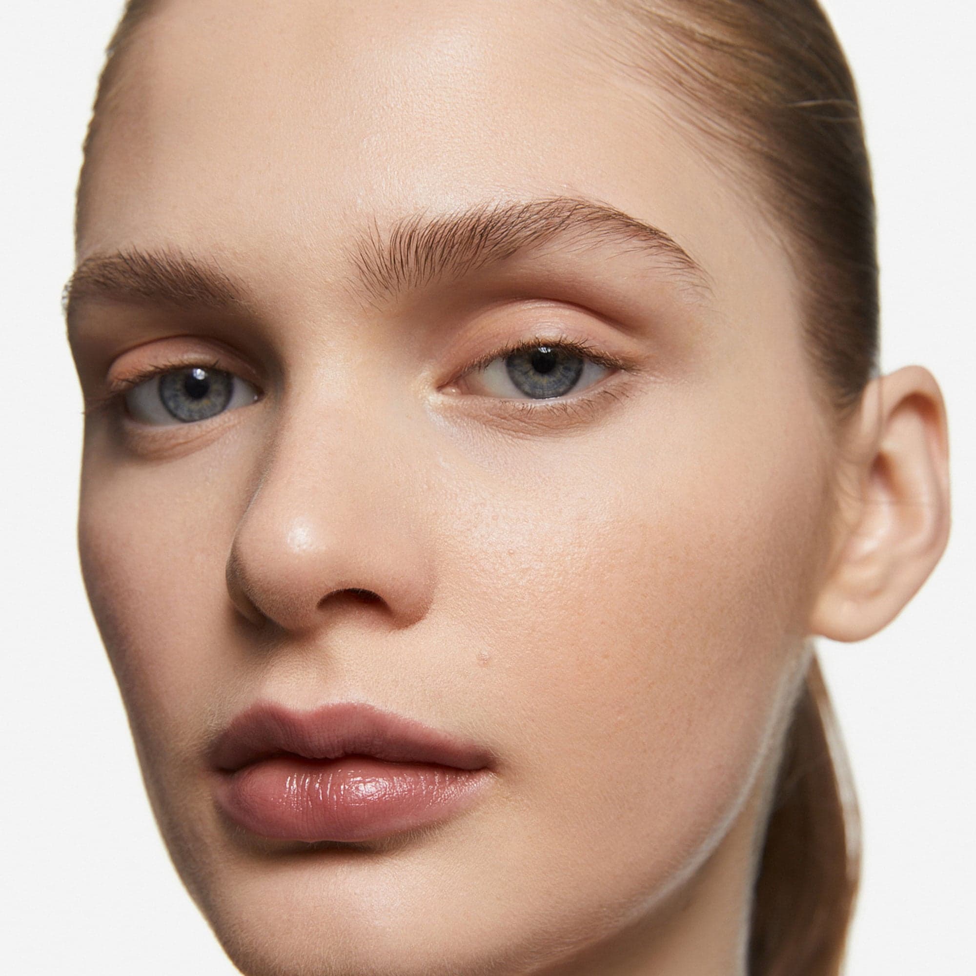 Inglot Skin Focused Care Face Foundation SPF50+ Ivory Beige 30 ml - produktbild 4
