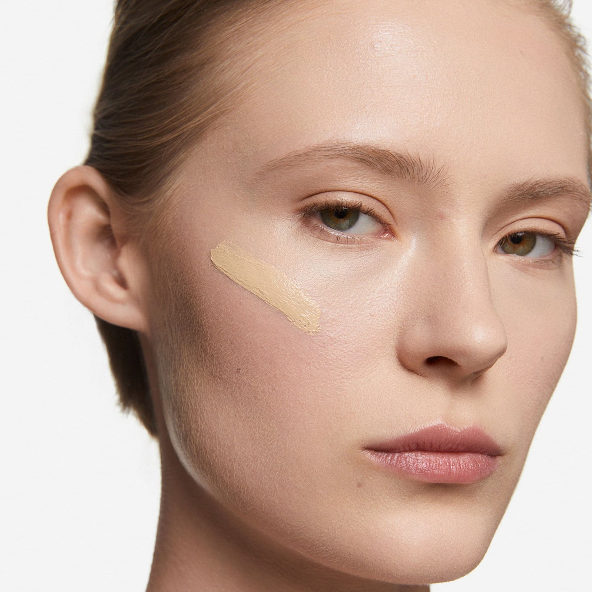 Inglot Skin Focused Care Face Foundation SPF50+ Classic Beige 30 ml - produktbild 3