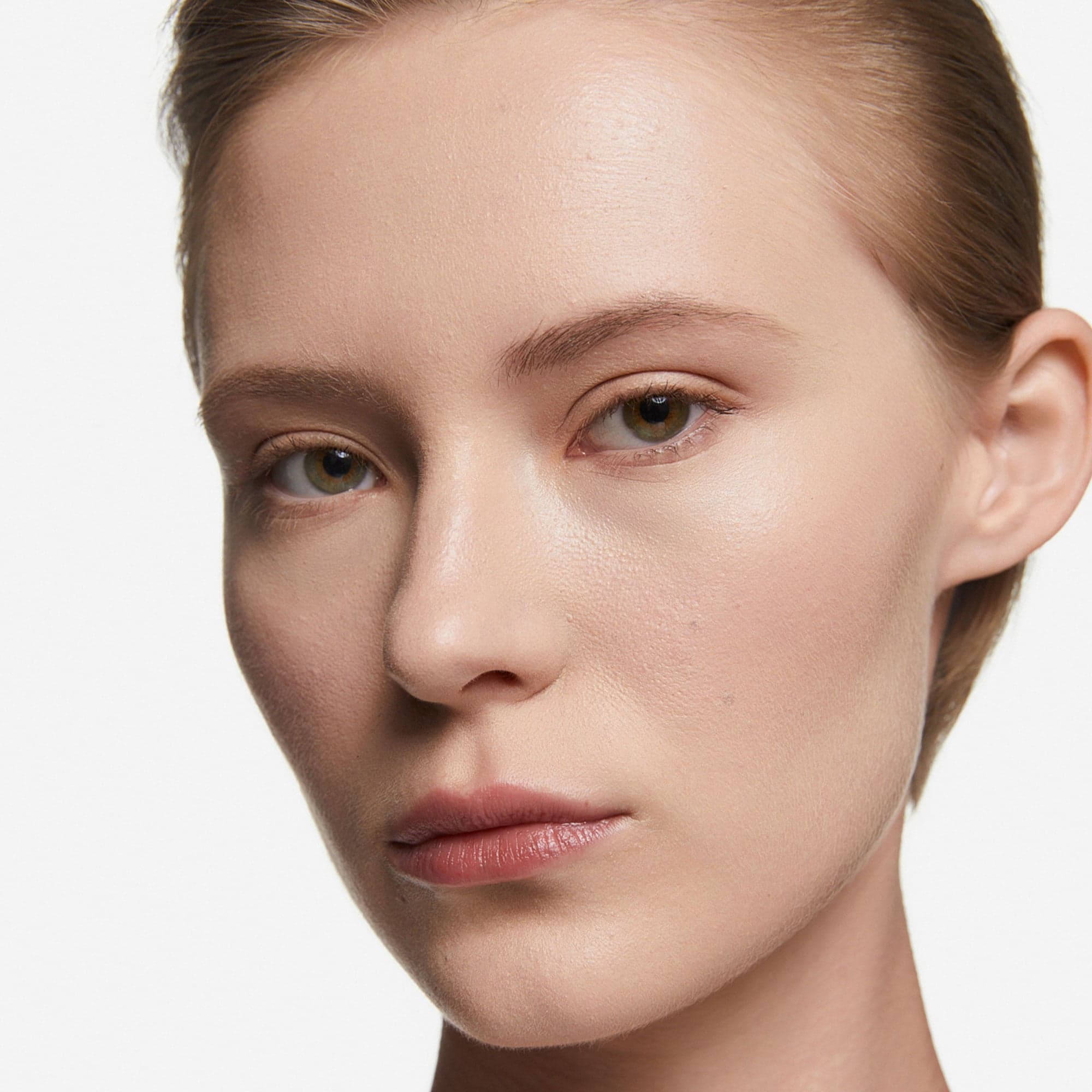 Inglot Skin Focused Care Face Foundation SPF50+ Classic Beige 30 ml - produktbild 4