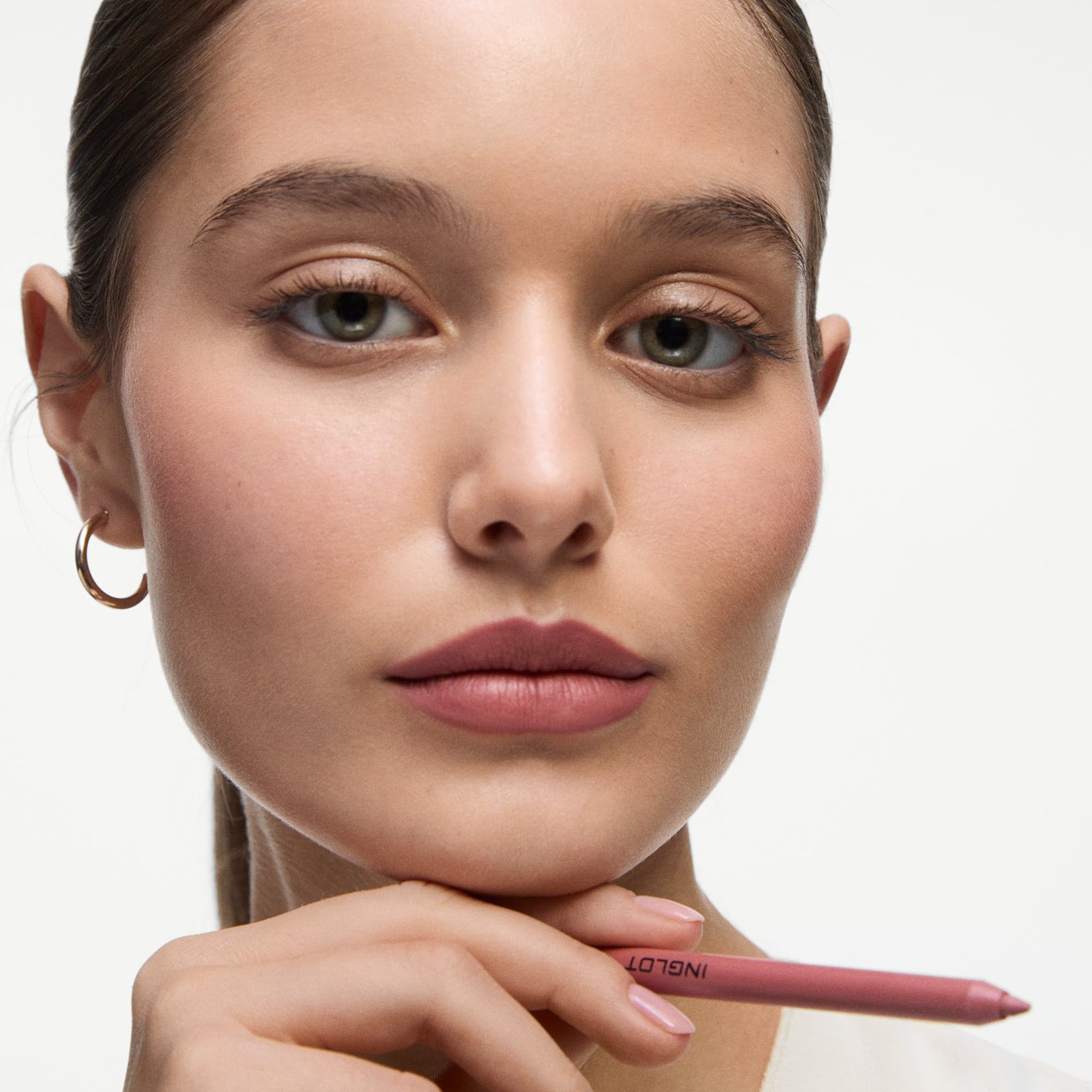 Inglot Creamy Soft Lipliner 05 Vivid Rose 1,2 g - produktbild 2
