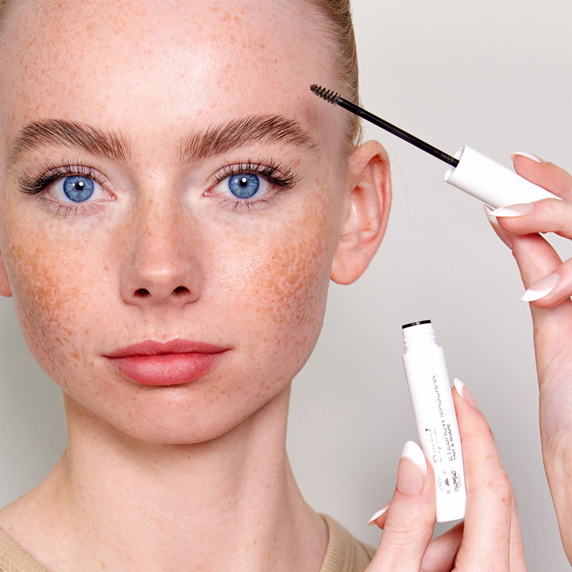 Depend Eyebrow Mascara Tint & Shape Med Brown 2,5 ml - produktbild 3