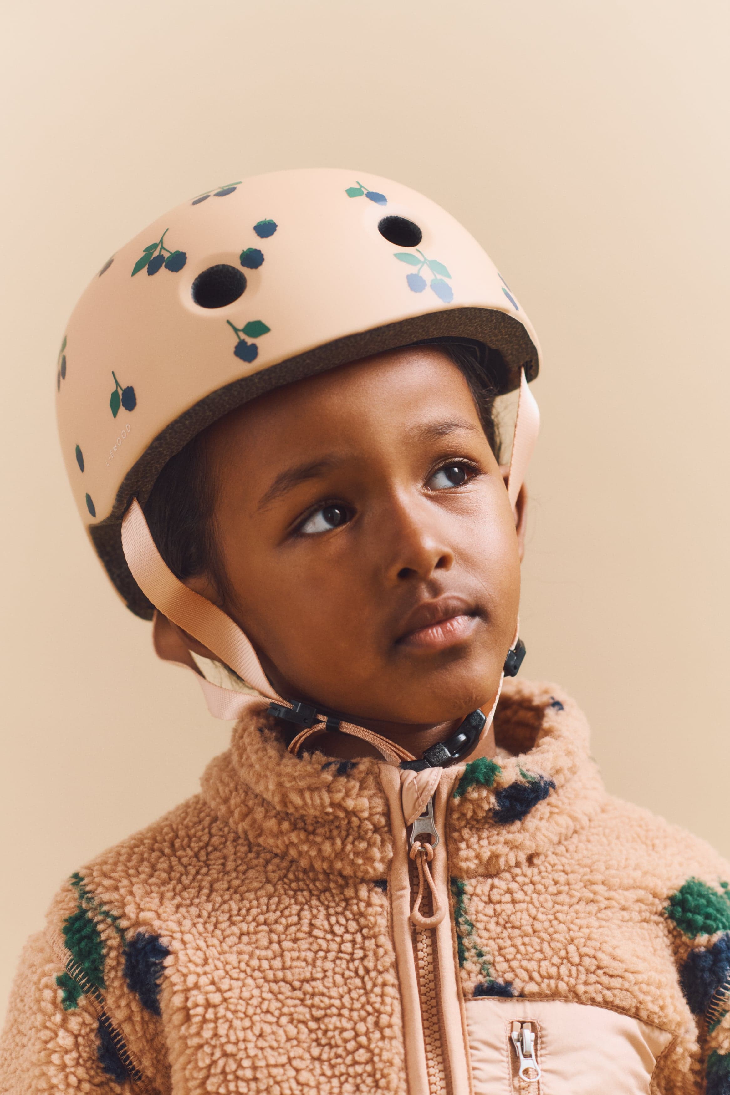 LIEWOOD Hilary Cykelhjälm Berry/Pale Tuscany storlek S/48-52 cm - produktbild 3