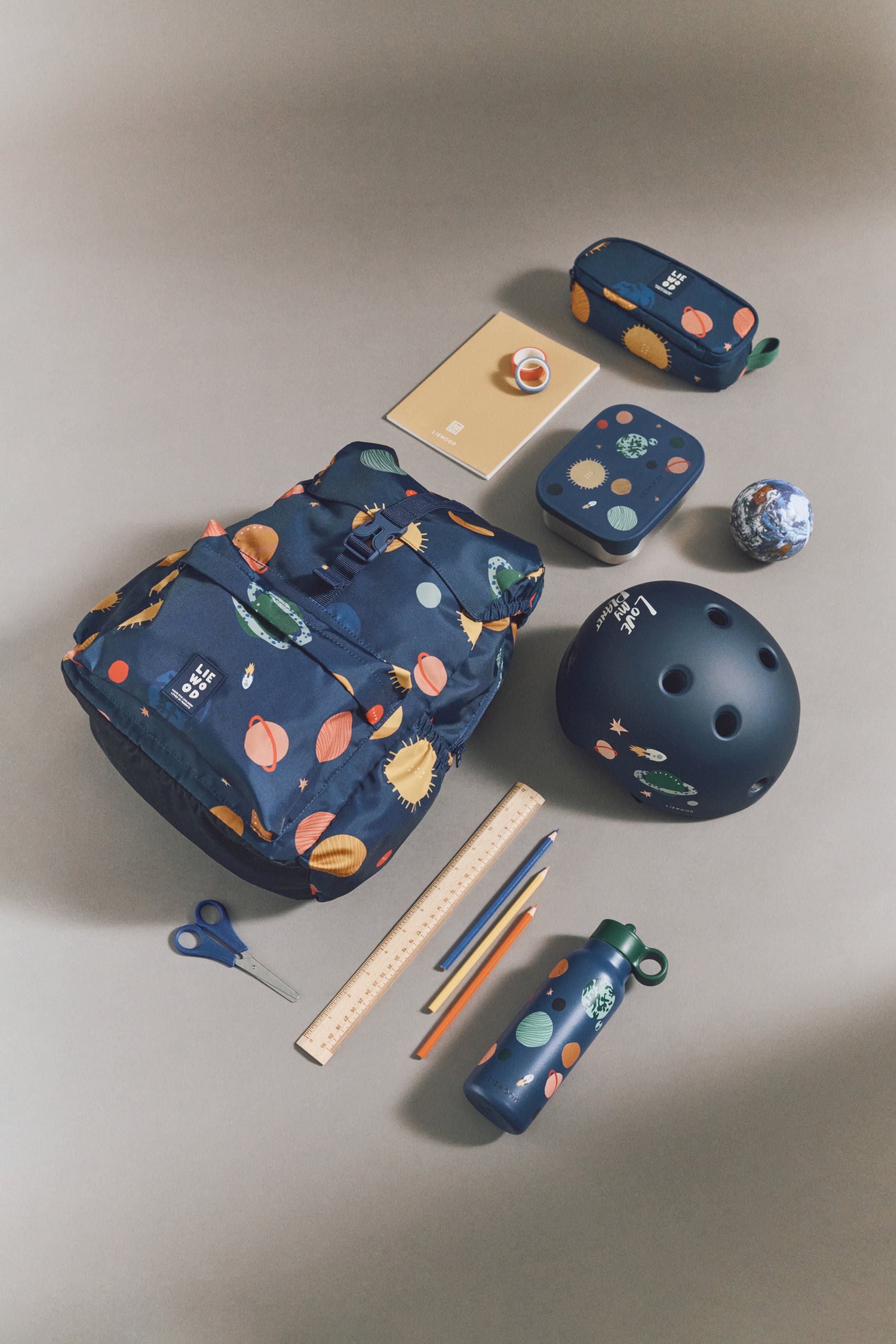 LIEWOOD Hilary Cykelhjälm Universe/Classic Navy storlek S/48-52 cm - produktbild 4