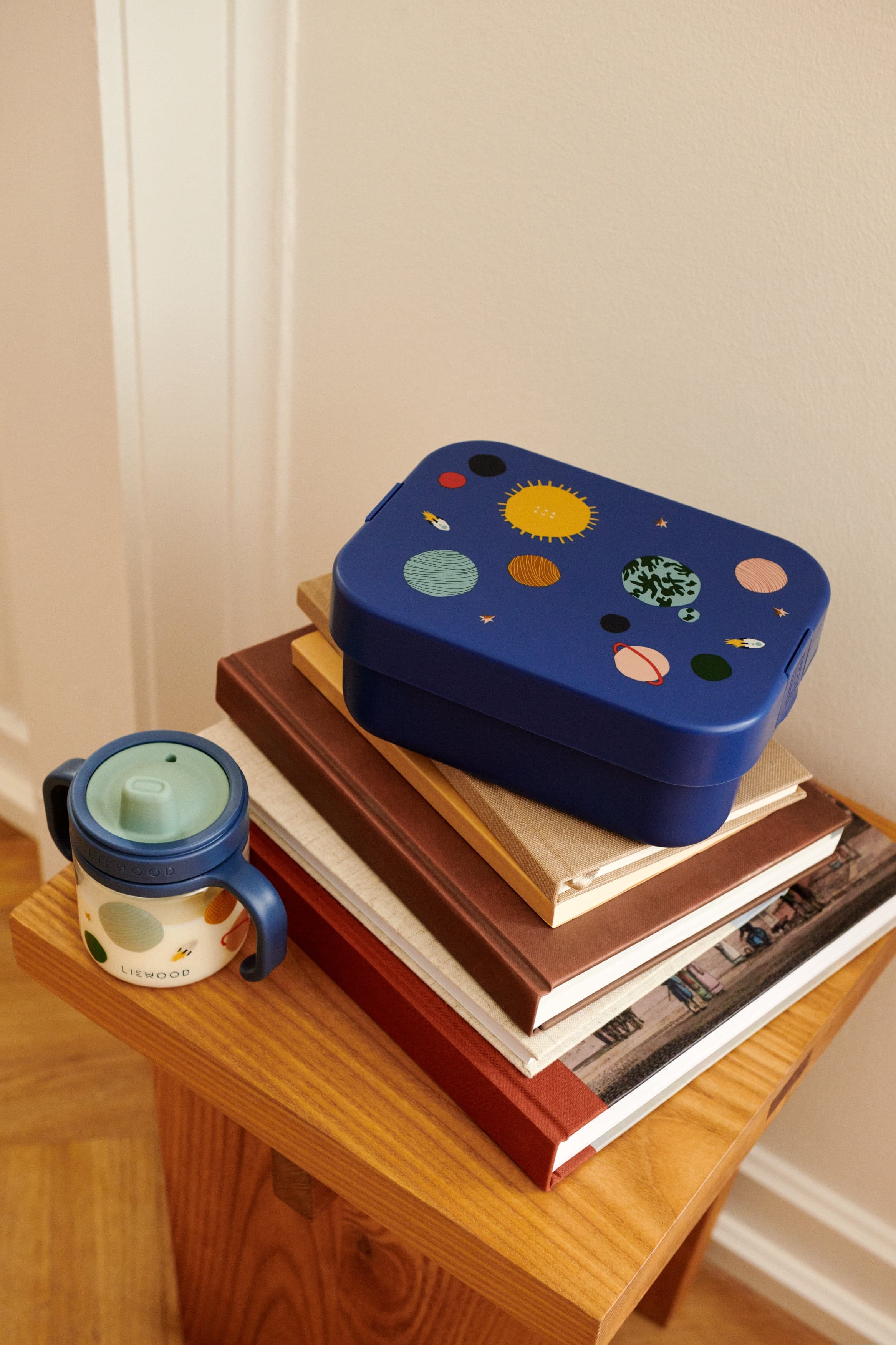 LIEWOOD Kamil Lunchbox Universe/Classic Navy - produktbild 3