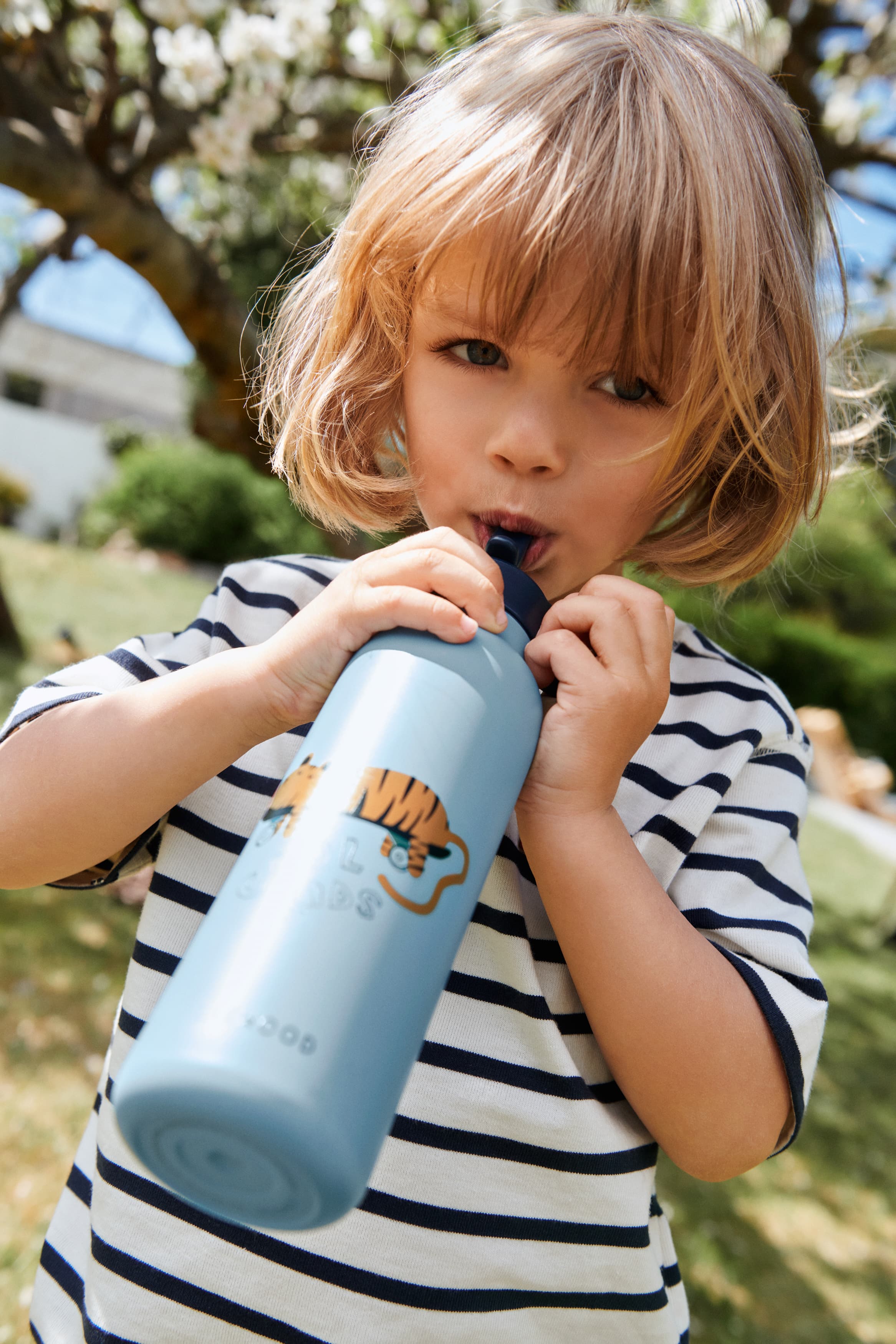 LIEWOOD Falk Vattenflaska Tiger/Beach Blue 500 ml - produktbild 3