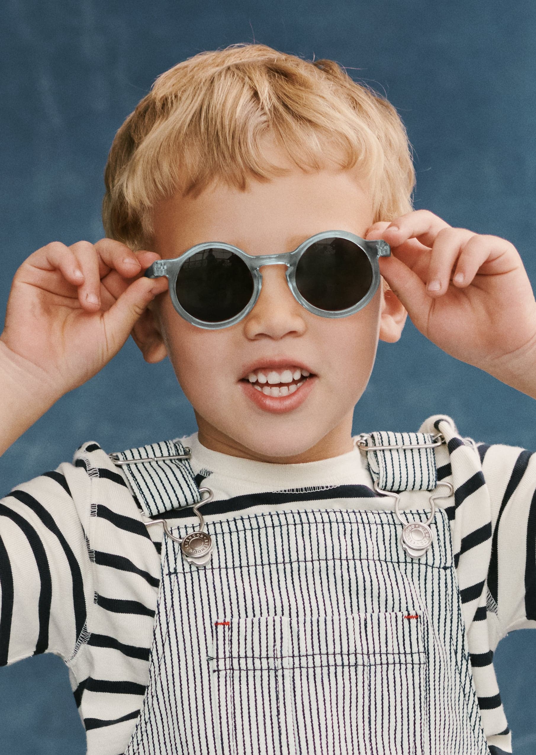 LIEWOOD Darla Solglasögon Whale Blue Transparent 4-10 år - produktbild 5