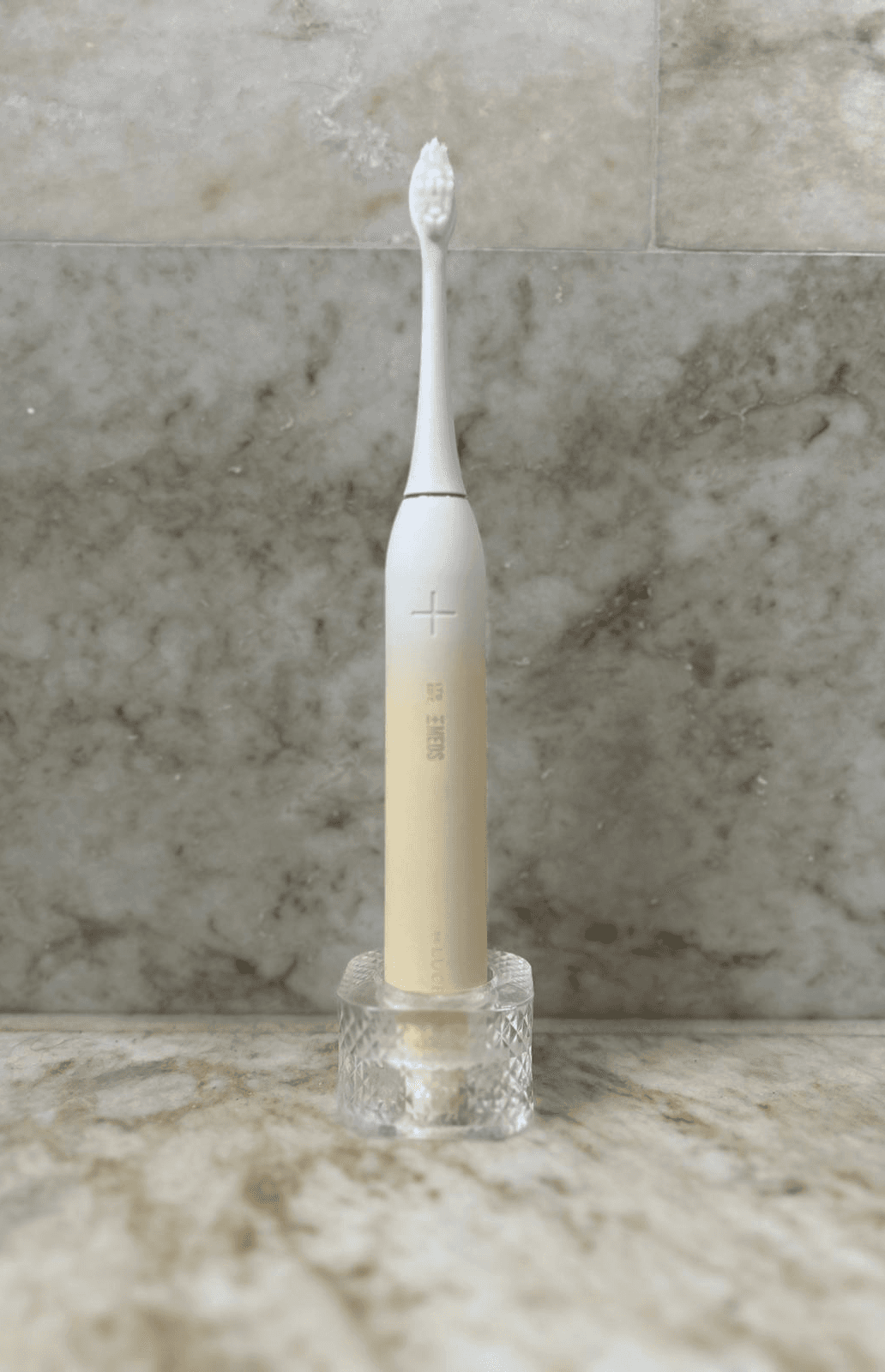 Be Lucent x MEDS Prism Eltandborste Sonic Cream 3