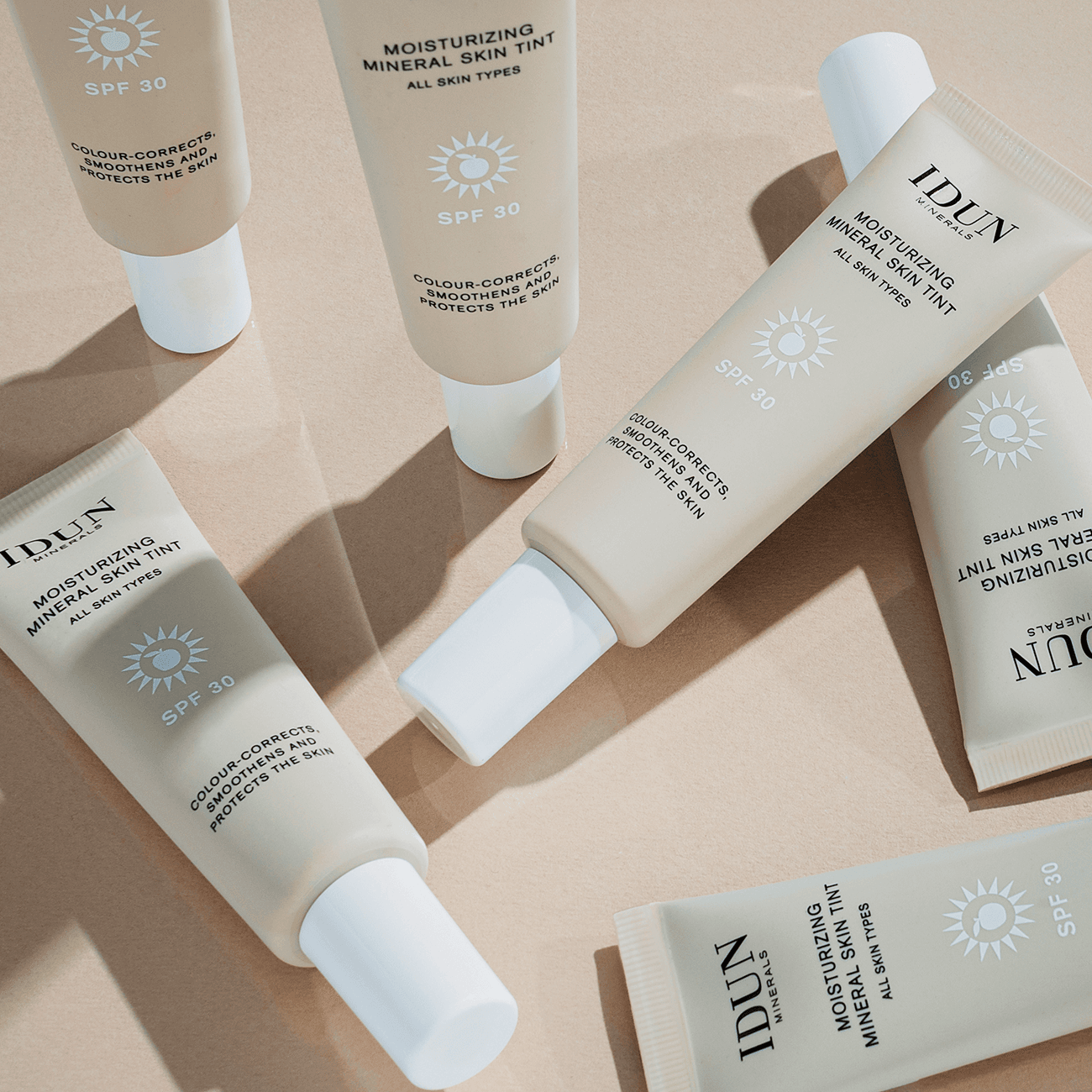 IDUN Minerals Moisturizing Mineral Skin Tint SPF30 Djurgården Light Neutral 27 ml - produktbild 3