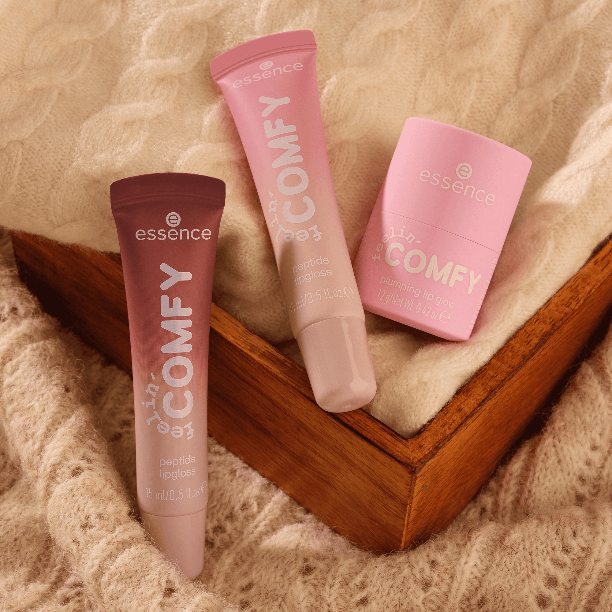 essence Feelin' Comfy Plumping Lip Glow 01 12 g 5