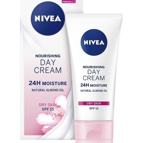 NIVEA Nourishing Day Care SPF15 50 ml